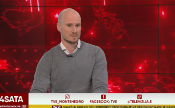 Božović: Vučićevim podružnicama iz Crne Gore, poput Mandića i Kneževića, smije se cijela opoziciona scena u Beogradu